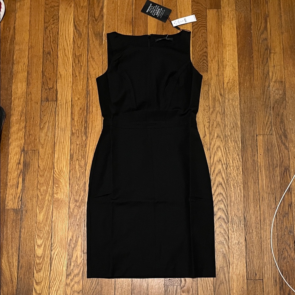 White House Black Market Boatneck Work Sheath Size 4 NWT